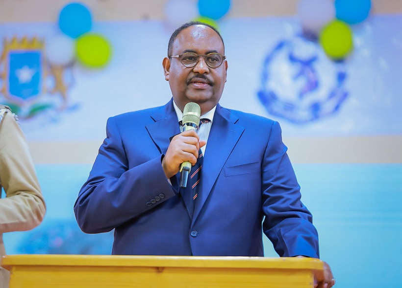 Deni oo tababar u soo xiray boolis.jpg